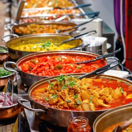 Fabhotel Vat - Meera Bagh Delhi  Eksteriør billede