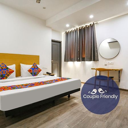 Fabhotel Vat - Meera Bagh Delhi  Eksteriør billede