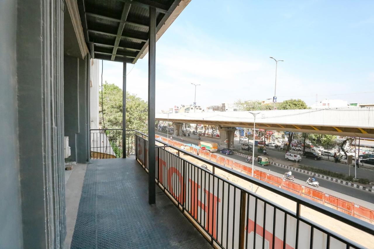 Fabhotel Vat - Meera Bagh Delhi  Eksteriør billede