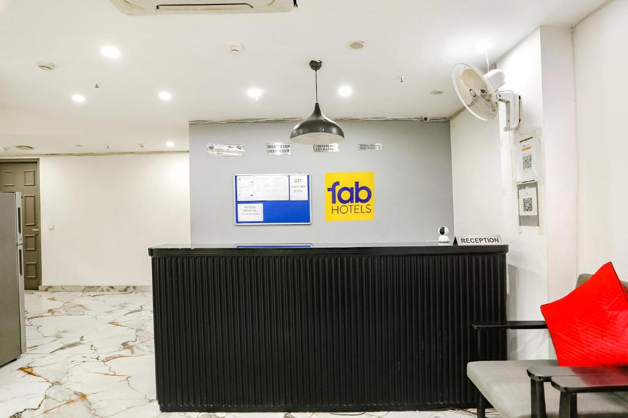 Fabhotel Vat - Meera Bagh Delhi  Eksteriør billede